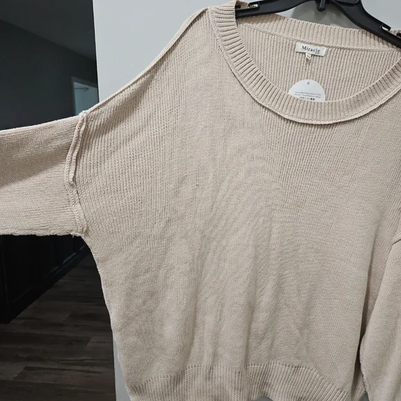 NWT Womens Miracle Beige Round Ribbed Neck Sweater Small Medium Oversized - Picture 3 of 5